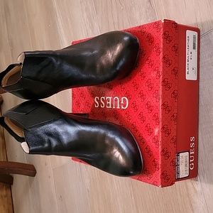 Guess heeled booties